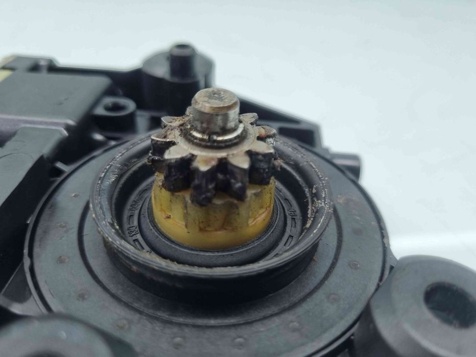 Motoras geam dreapta fata Renault Megane 3 (B95) [Fabr 2008-2016]