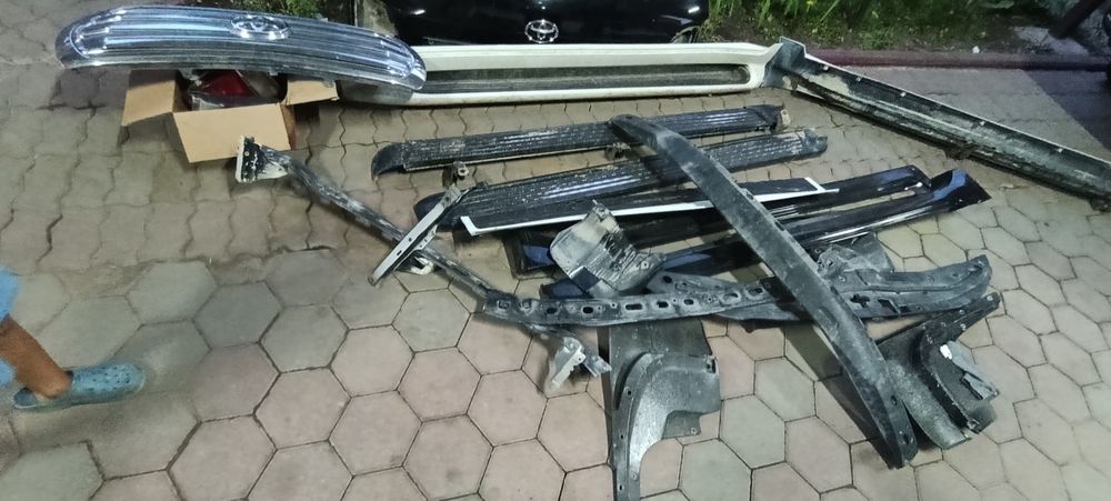 Запчасти на крузак 200