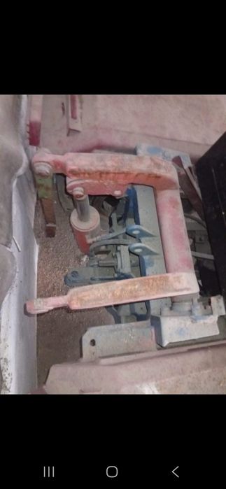 Vând tractor cu motor de Mercedes Cobra 90 c