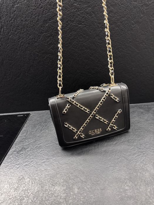 Оригинална чанта Guess