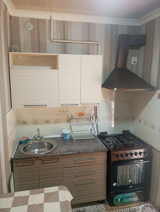 Срочно 2 хонали квартира сотилади