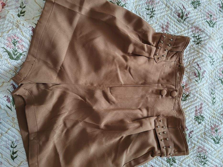 Къси панталонки на марката Inlufluencer