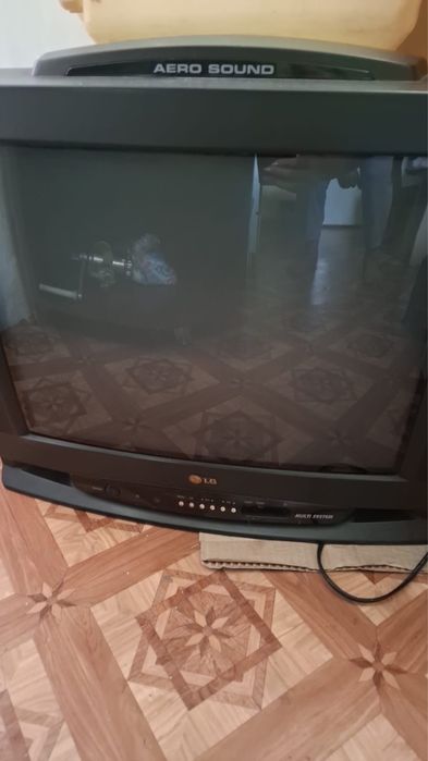 продам телевизор