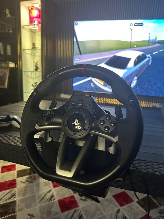Vând volan de ps4 cu pedale