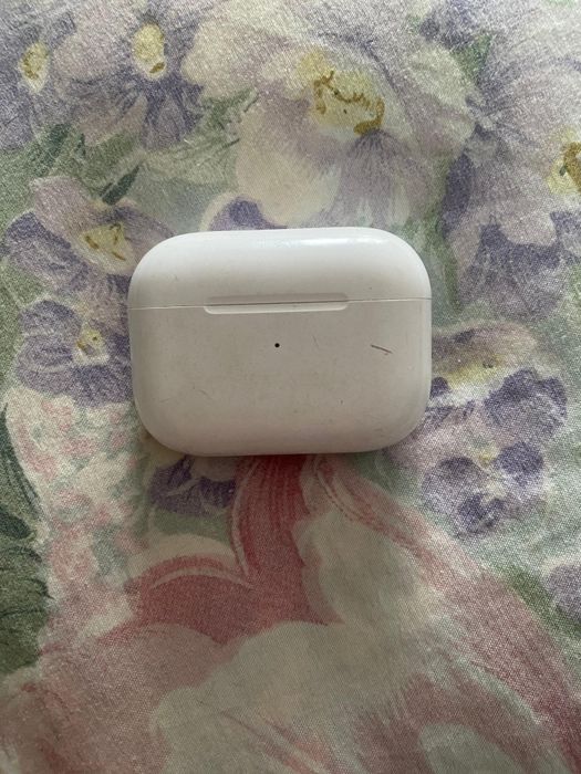 Наушники AirPods