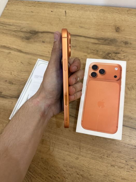 Iphone 17 pro max 256gb как новый