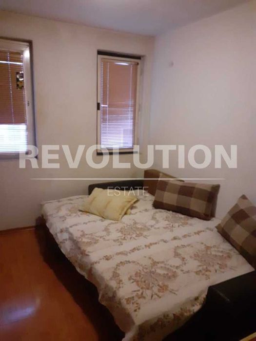 Тристаен апартамент в района на Общината