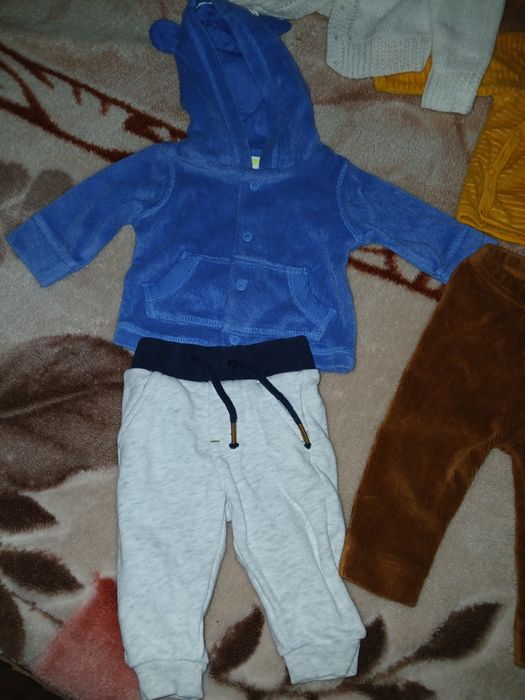 Lot hăinuțe de Bebe