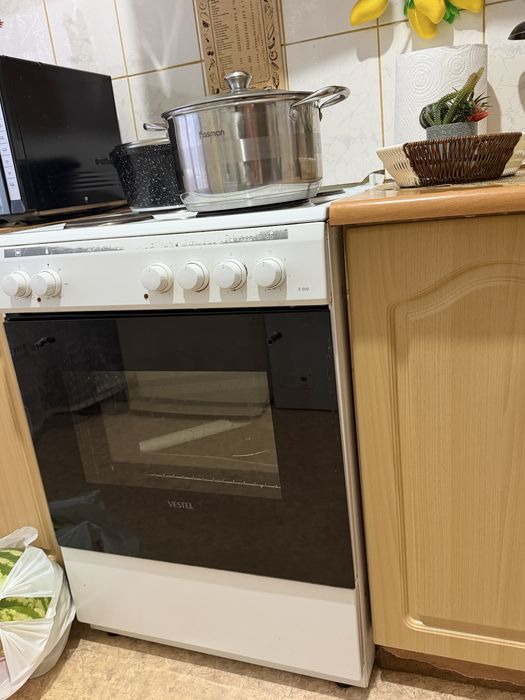 Продам холодильник и плиту