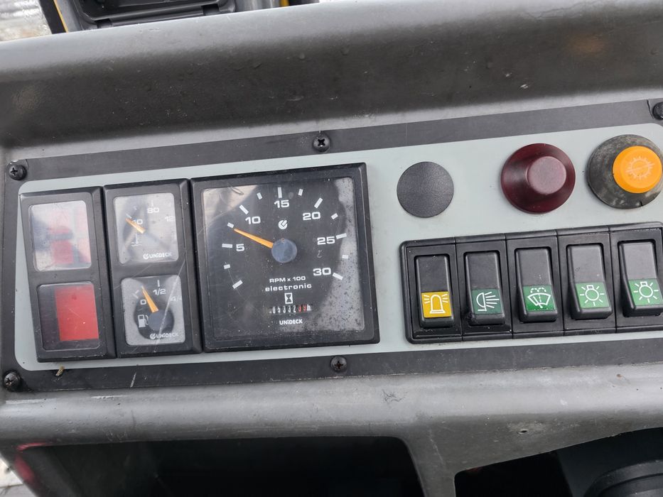 Vînd buldoescavator FAI KOMATSU