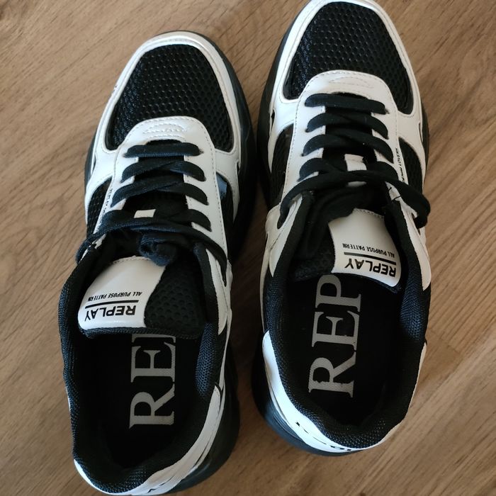 Дамски сникърси  Ripley