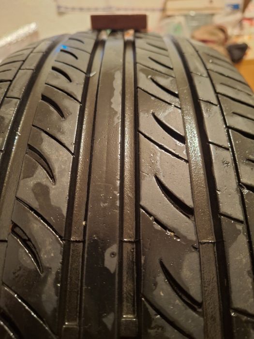 Продам шину R16 205/60