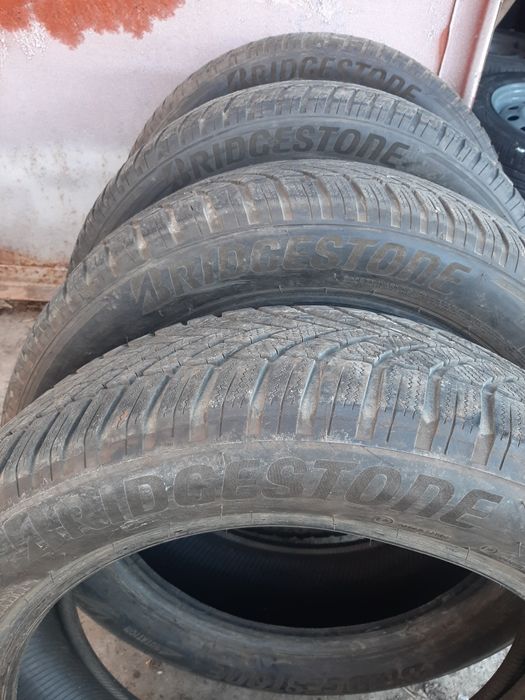 Продам шины. 235/55/20 бриджестон