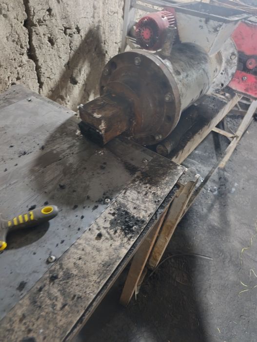 Кумир брикетлари станоги сотилади