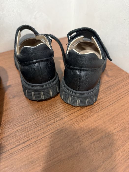 Детская школьная обувь