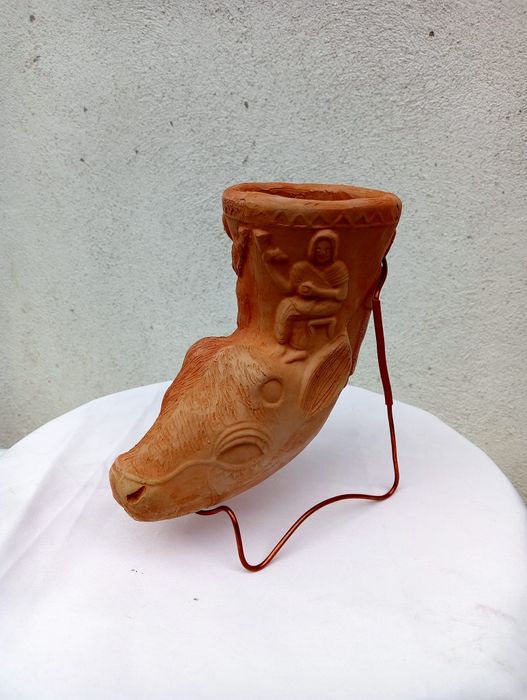 Replici după ceramică antică