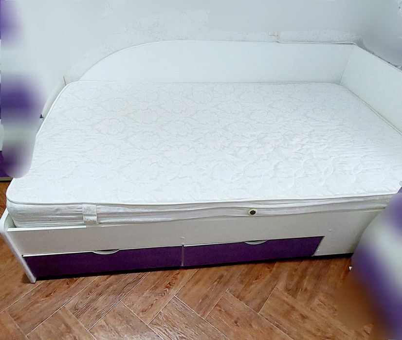 Продается кровать полутора спальная с матрасом