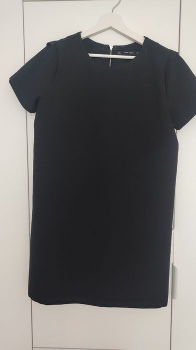 Черна рокля Zara