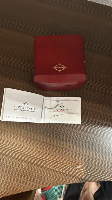 Часы continental