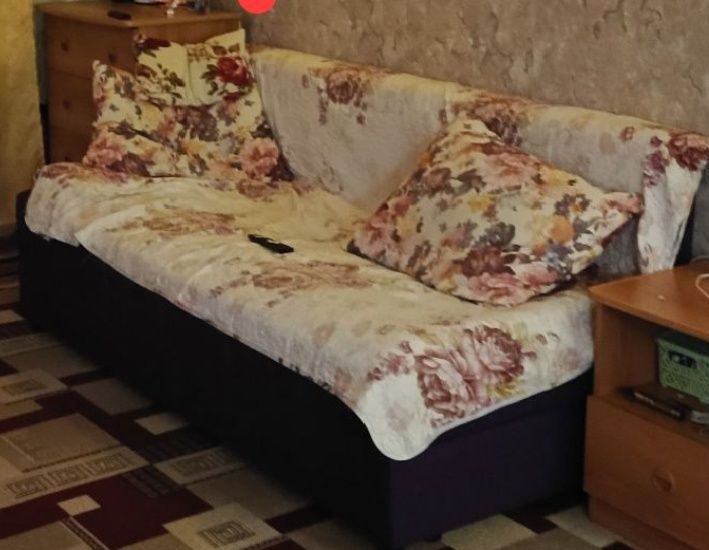 Продам диван еврокнижка с подушками