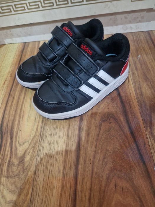 Tenesi Adidas masura 26