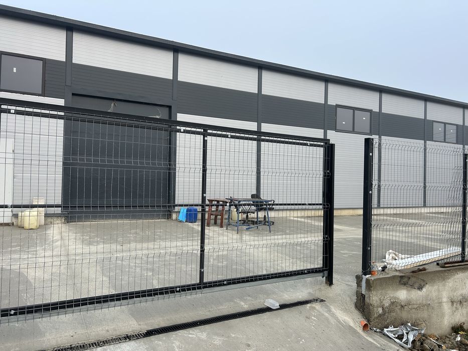 Vand hala in constructie in corusu 300m2