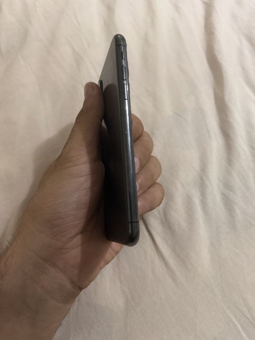 Продам IPhone xs 256gb black