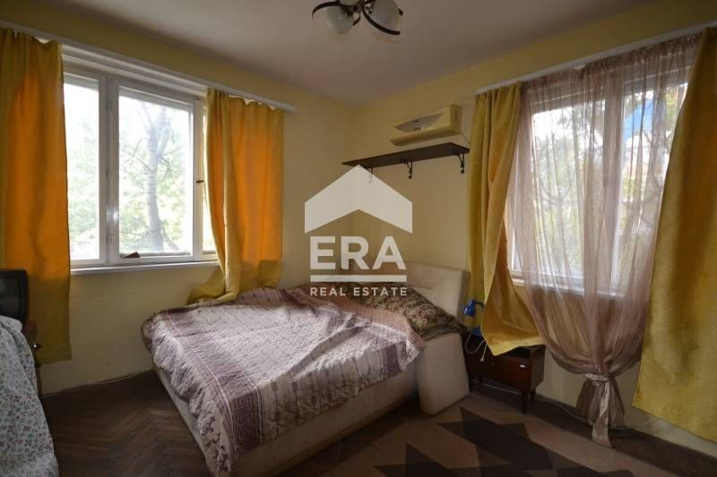 Продава се Тристаен апартамент в Хасково, Център - 85 кв.м за 1164 €/кв.м - Снимка #11