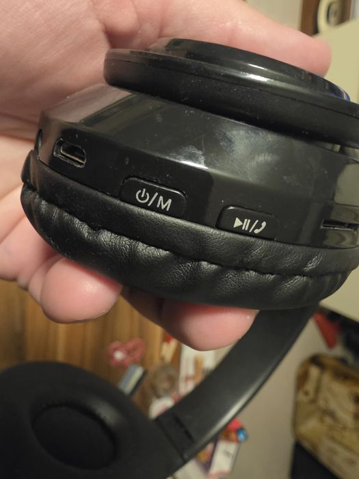 2 броя Слушалки безжични .