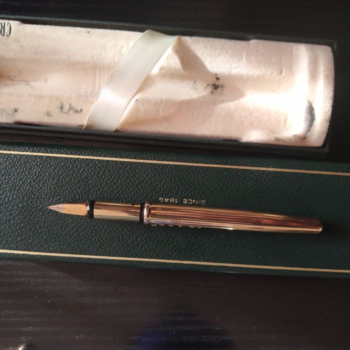 Перьевая ручка от CROSS