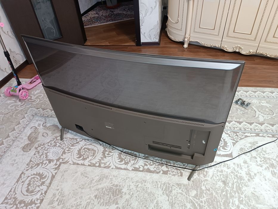Телевизор YASIN 55" Смарт 4k UHD.