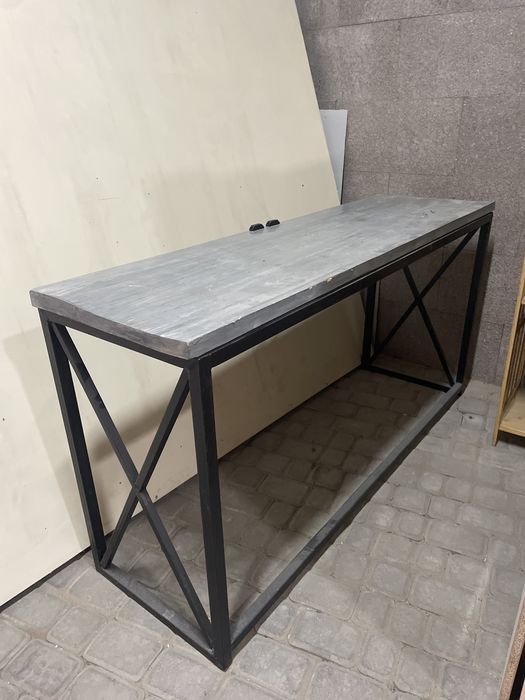 Стол в стиле лофт