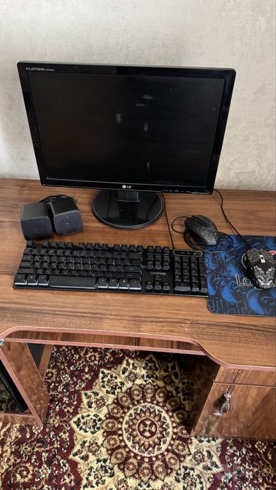 Komplekt PC+Stoli bilan i5-7400 / 8GB / GTX 750 Ti / SSD 128 / HDD 1TB