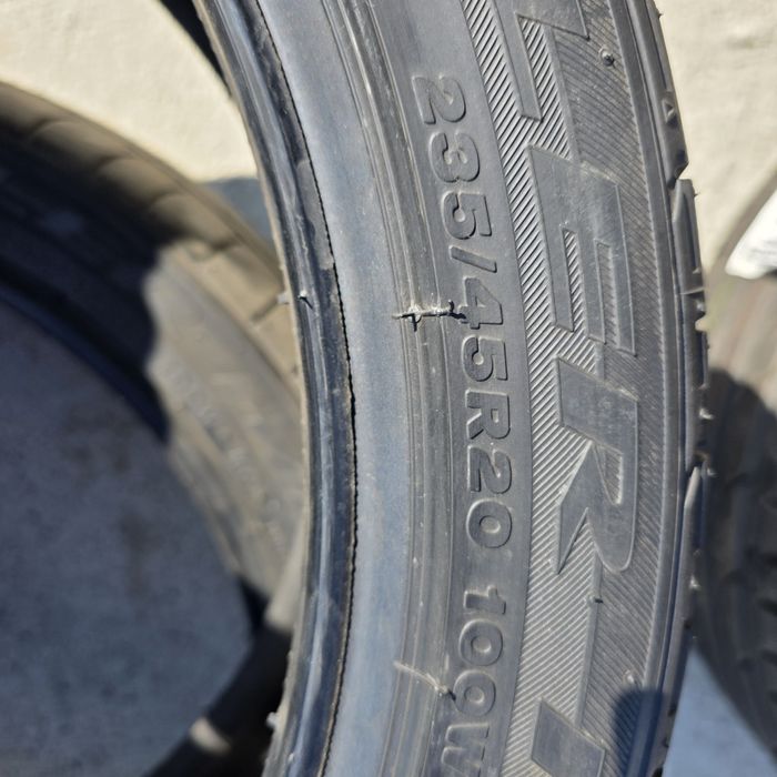 Anvelope turism noi vara Bridgestone 235 45 20