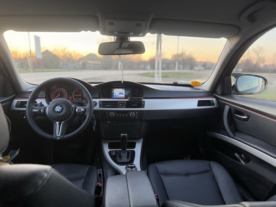 Vând BMW E90 facelift