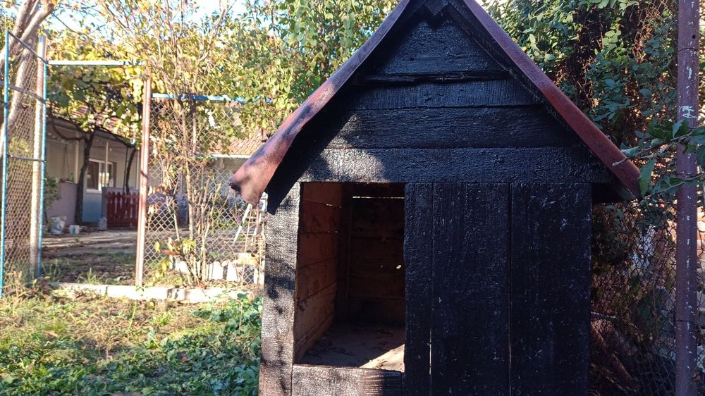 Vând căsuță pentru câine talie mare