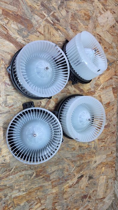 Моторчик (вентилятор) печки для лексус