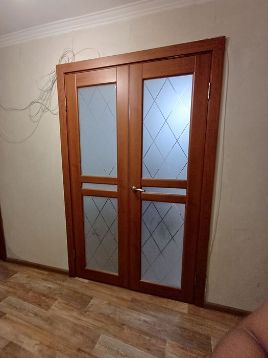 Продам межкомнатный дверь
