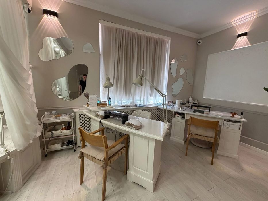 Salon manichiura de inchiriat