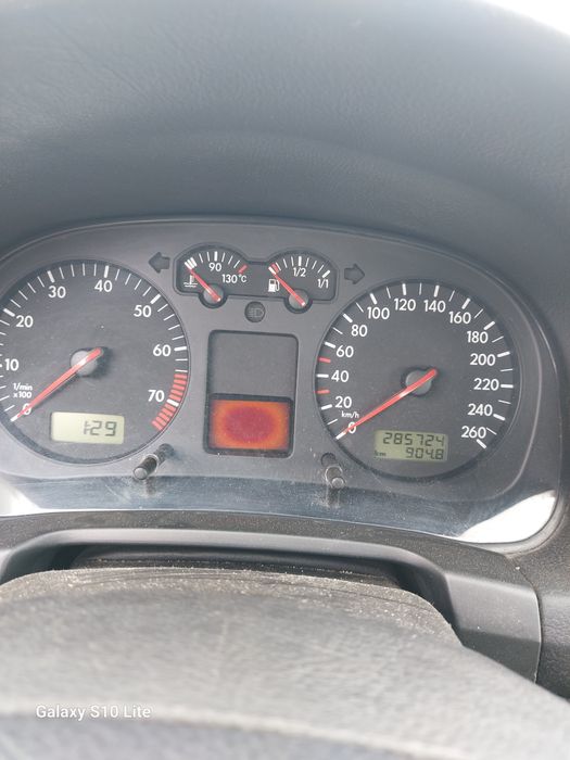 Vând VW golf 4 1.6 16 V ,2001