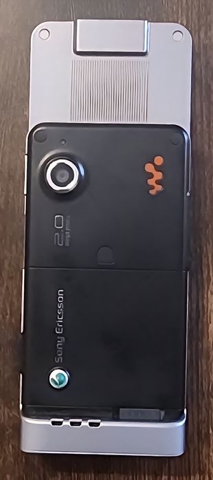 Sony Ericsson W910i (NOU)