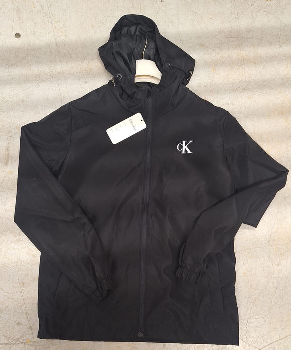 Vând geaca ck marimea L