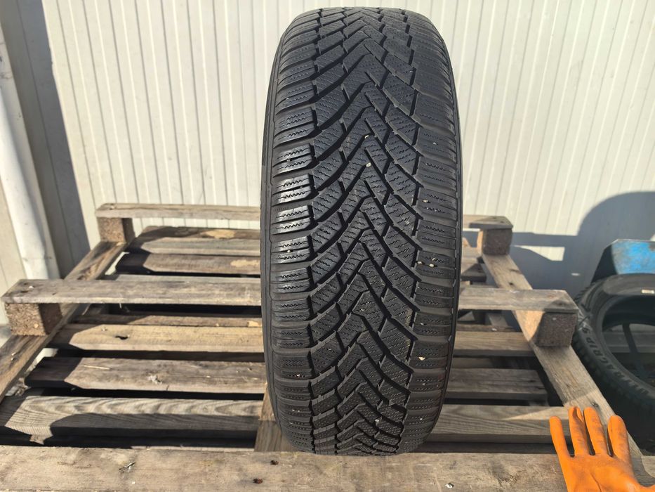 205/55/16 Континентал ДОТ 2012 г - Само 1 брой гума - Като нова