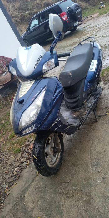 Vând scuter motor 80