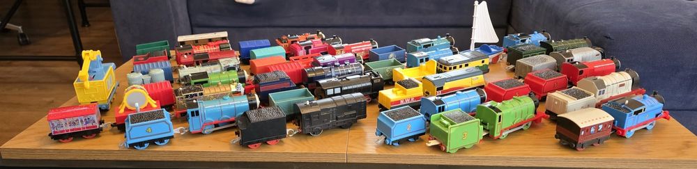 Colectie locomotive pe baterii Thomas&Friends