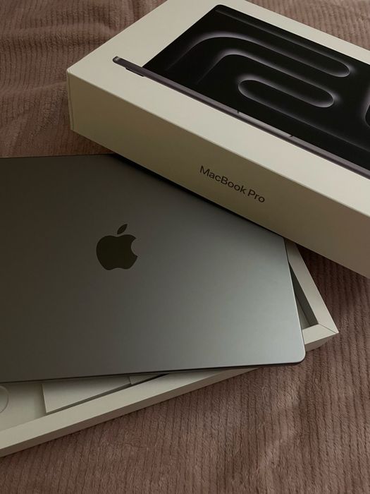 Macbook Pro M3 srochna sotiladi