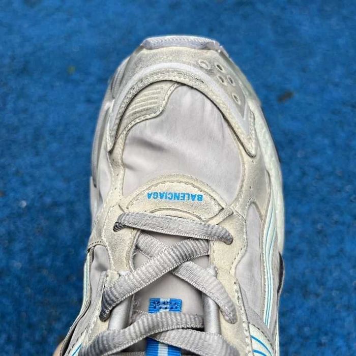 Balenciaga Runner - Light Blue/Black