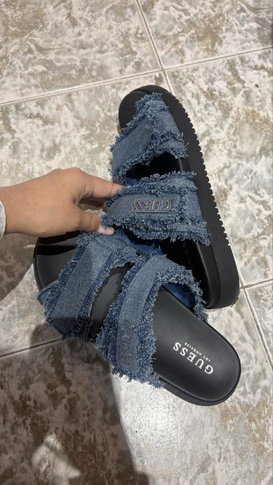 Оригинални чехли GUESS!