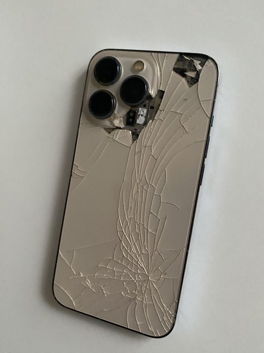 Vand iphone 13 pro pentru piese
