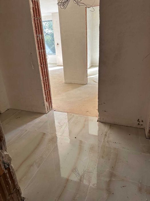 Продава 2-СТАЕН с. Лозенец с паркомясто и ид.части земя